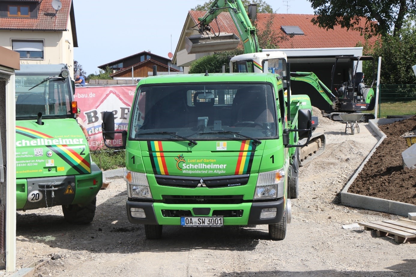 Podjetje Schellheimer Garden- and Landscaping GmbH uresničuje sanje svojih strank o vrtu. Strokovnjaki za urejanje krajine se pri prevoznih nalogah zanašajo na vozilo Canter FUSO.