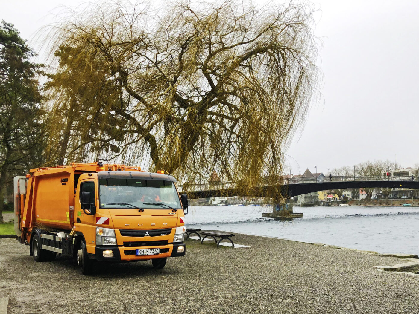 Maintaining and caring for the city's public spaces is the job of the Technische Betriebe Konstanz (TBK). The team of the municipal company also includes several FUSO Canters.