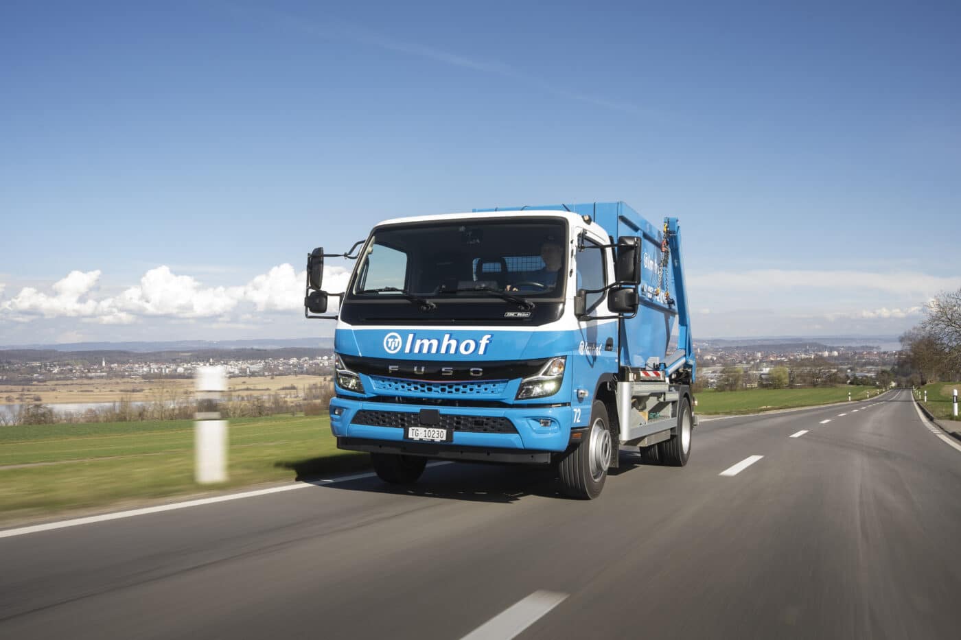 Leinfelden-Echterdingen/Nemčija – V vozni park podjetja TIT Imhof AG v švicarskem kantonu Thurgau so dodali popolnoma električni nakladalnik FUSO eCanter 9C18e.
